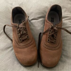 SAS BROWN SUEDE EASY WALK SHOES